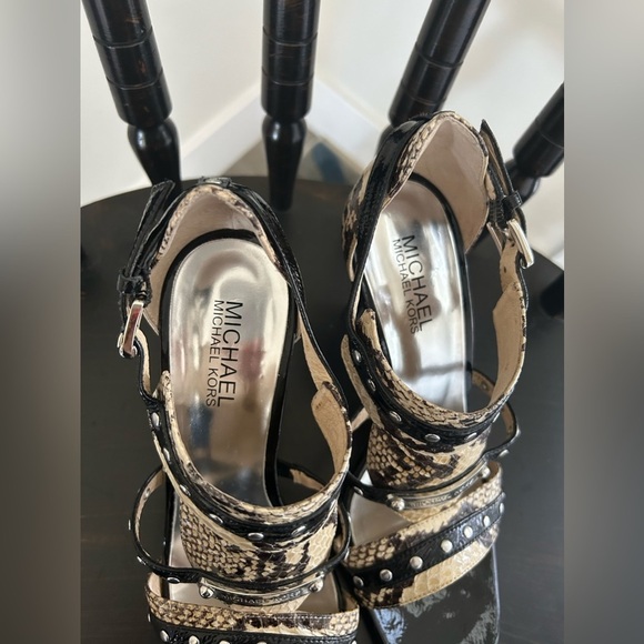 MICHAEL KORS STILETTOS ~ Unique Michael Kors Sandal Stilettos size 7 👠🤎 - Picture 5 of 8